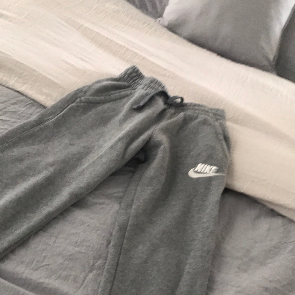 Boys Nike sweat pants! Very good condition!! 👍🏻